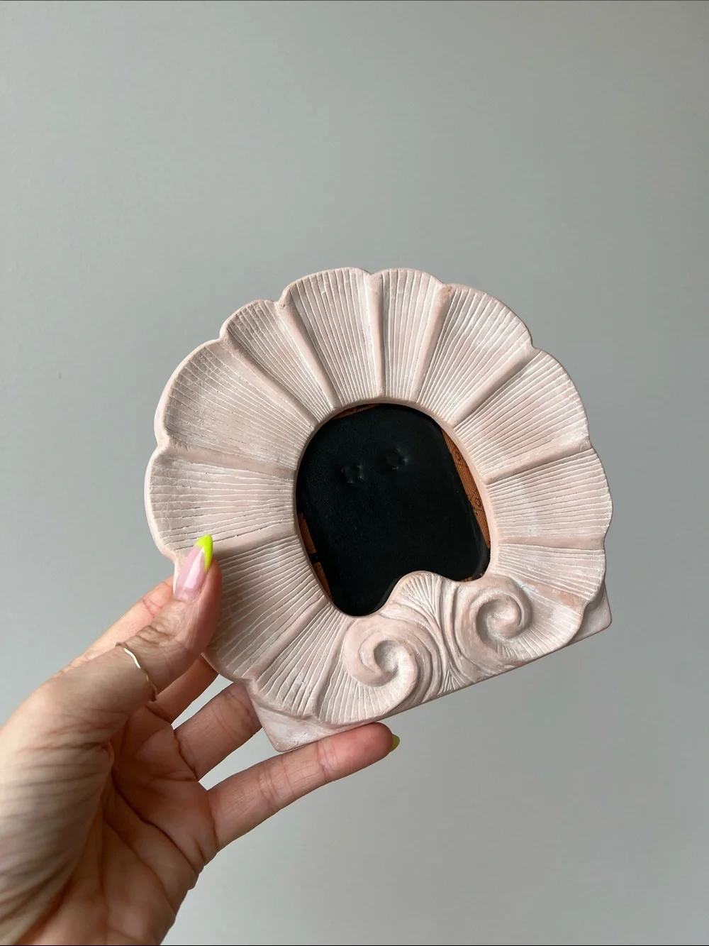 Vintage Ceramic Shell Picture Frame Small 2.75x3”